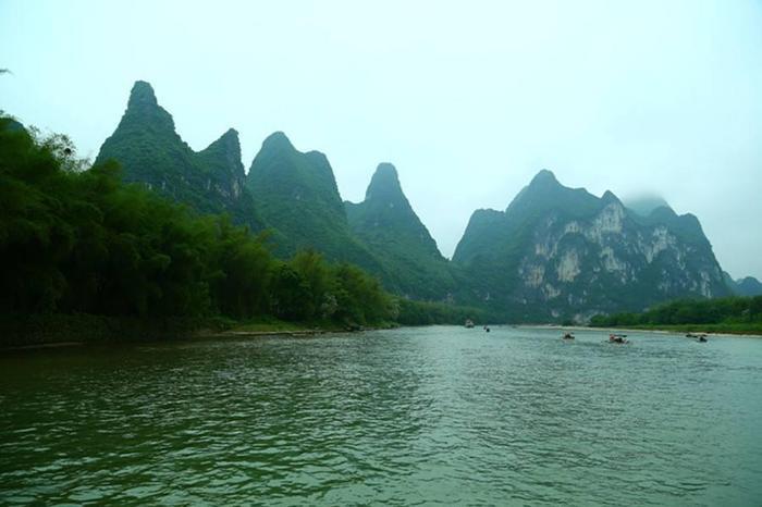 漓江奇景九马画山, 看出九匹中状元, 你能看出几匹马?