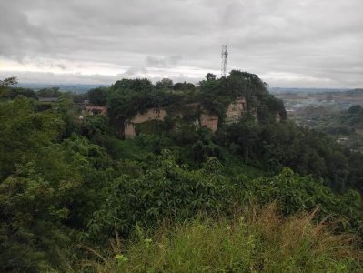 ​自贡城郊百年古寨子，地势险要风景秀丽，遗憾的是古建筑不多